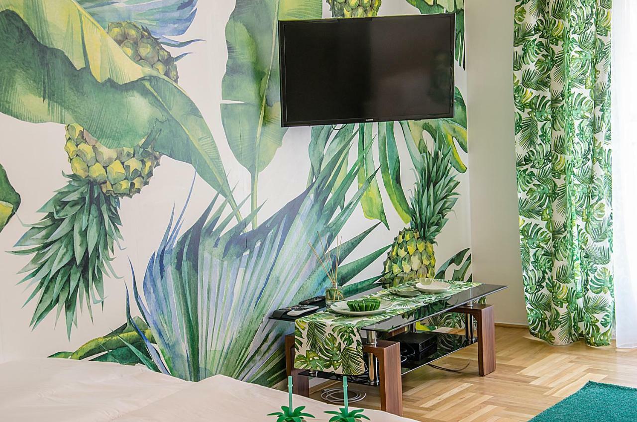 Apartment Tropical